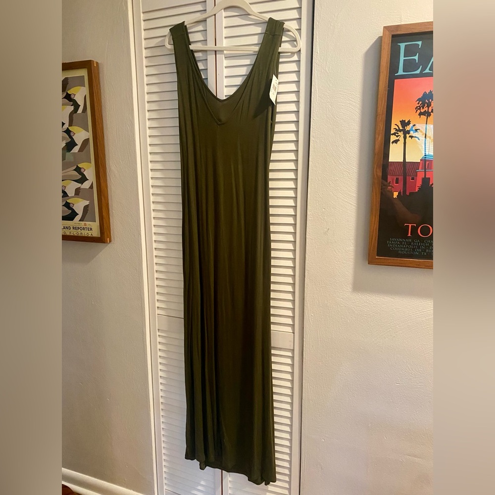 Bobeau Red Sleeveless Scoop Neck Maxi Dress